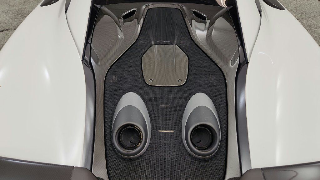 Used 2019 McLaren 600LT RWD image 25