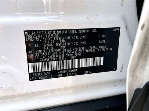 Used 2024 Toyota RAV4 XLE AWD/4WD image 16