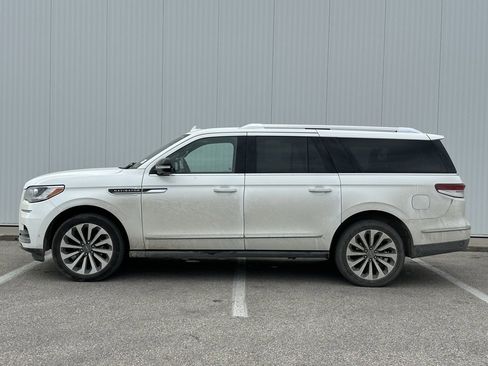 Used 2023 Lincoln Navigator L Reserve image 2