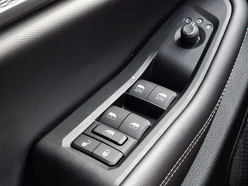 Used 2023 Jeep Grand Cherokee Laredo X AWD/4WD image 25
