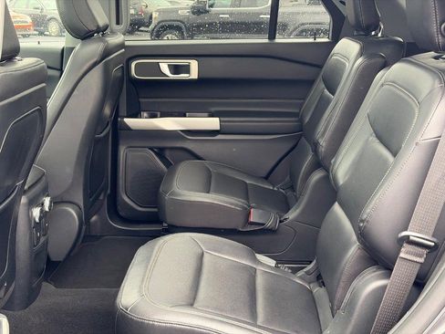 Used 2020 Ford Explorer XLT w/ Equipment Group 202A AWD/4WD image 9