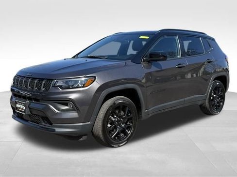 Used 2023 Jeep Compass Altitude w/ Sun and Sound Group image 3