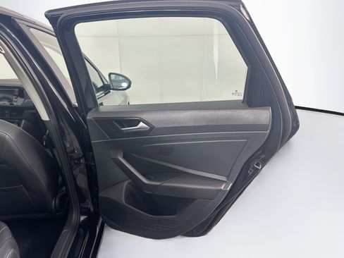 Used 2024 Volkswagen Jetta SE FWD image 28
