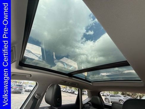 Used 2023 Volkswagen Taos SE w/ Panoramic Sunroof Package AWD/4WD image 33