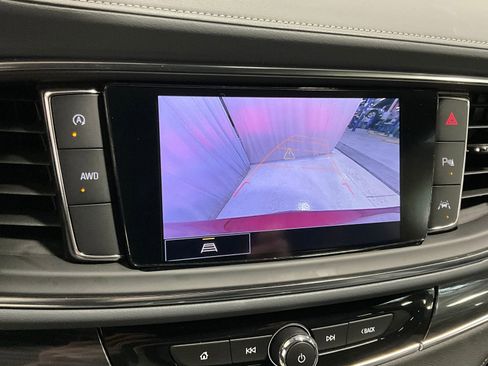 Used 2024 Buick Enclave Essence AWD/4WD image 21