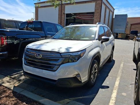 Used 2026 Subaru Forester Premium AWD/4WD image 1