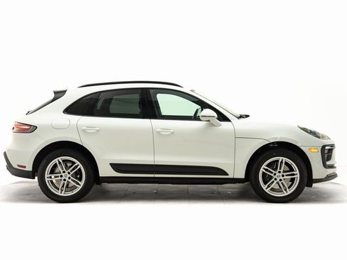 Used 2025 Porsche Macan image 35