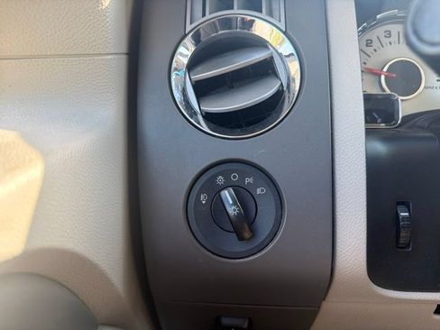 Used 2011 Ford Expedition XLT AWD/4WD image 27