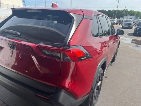 Used 2023 Toyota RAV4 LE FWD image 10