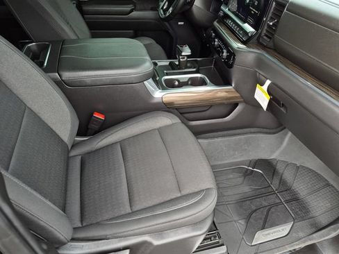 Used 2024 Chevrolet Silverado 1500 LT Trail Boss w/ Convenience Package II AWD/4WD image 23