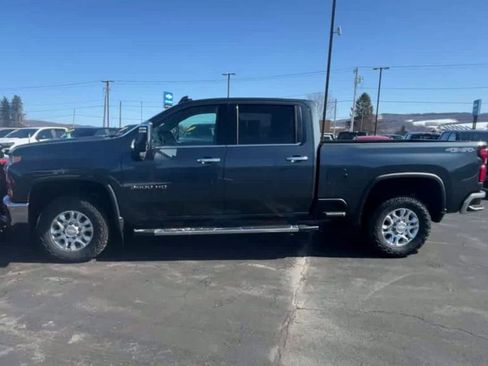 Used 2020 Chevrolet Silverado 2500 LTZ w/ LTZ Convenience Package image 5