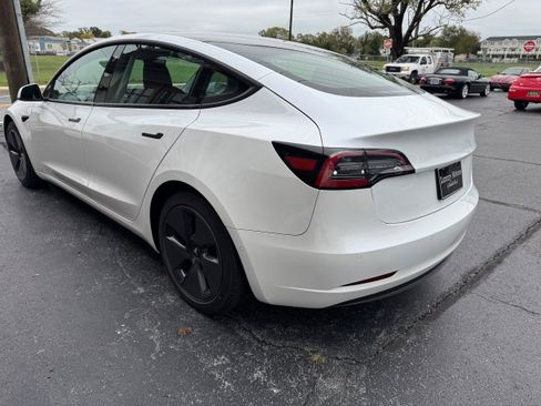Used 2021 Tesla Model 3 Standard Range Plus image 4