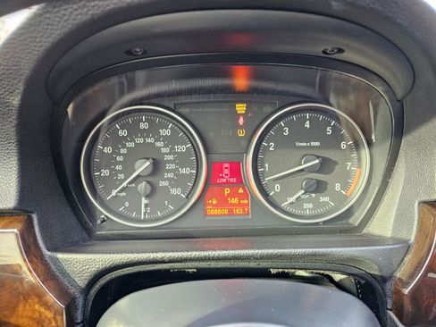 Used 2011 BMW 335i xDrive Sedan image 21