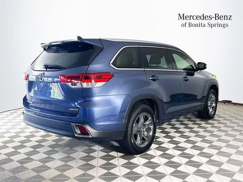 Used 2019 Toyota Highlander Limited Platinum FWD image 7