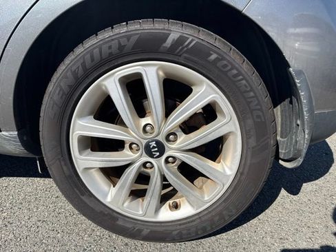 Used 2018 Kia Soul + w/ Audio Package FWD image 19