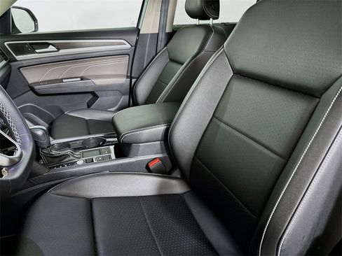 Used 2023 Volkswagen Atlas SE w/ Panoramic Sunroof Package image 8