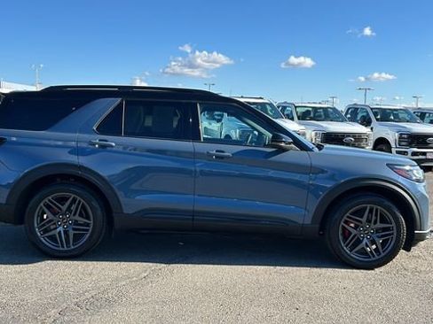 Certified 2025 Ford Explorer ST image 2