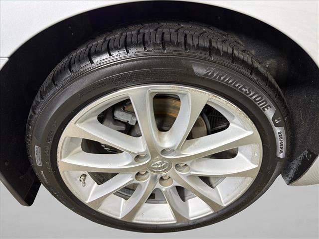 Used 2014 Toyota Avalon Limited w/ Technology Package FWD image 19