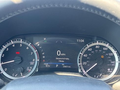 Used 2024 Toyota Highlander LE FWD image 7