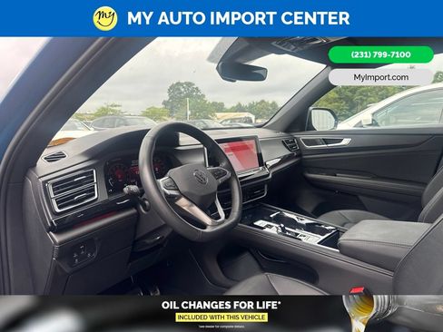 Used 2025 Volkswagen Atlas Cross Sport SEL R-Line AWD/4WD image 8