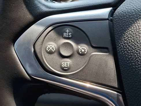 Used 2020 Chevrolet Traverse LT FWD image 23