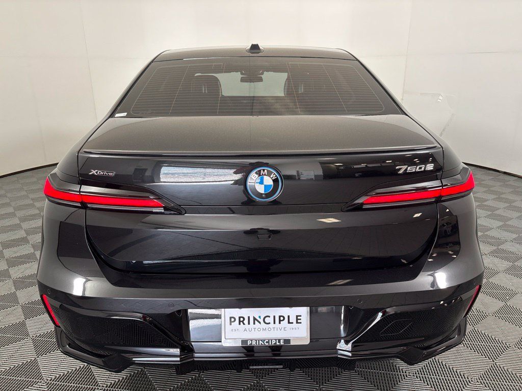 Certified 2025 BMW 750e xDrive AWD/4WD image 6