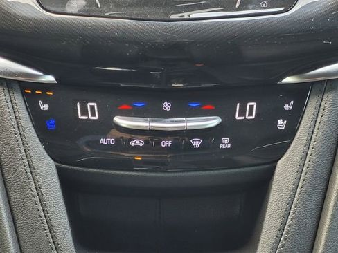 Used 2022 Cadillac XT6 Premium Luxury w/ Platinum Package AWD/4WD image 18