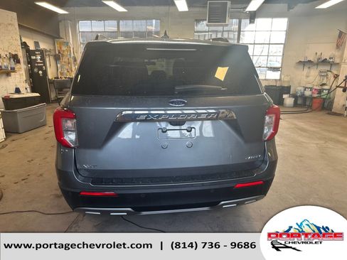 Used 2024 Ford Explorer XLT w/ Equipment Group 202A image 4