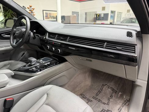 Used 2018 Audi Q7 3.0T Premium Plus w/ Premium Plus Package AWD/4WD image 19