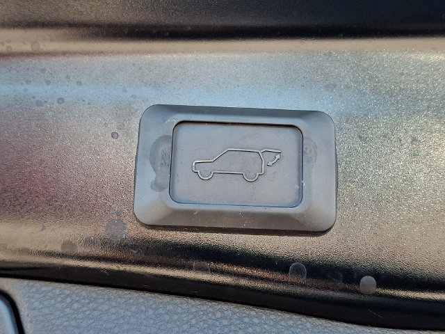 Used 2025 Toyota RAV4 XLE w/ Convenience Package FWD image 29