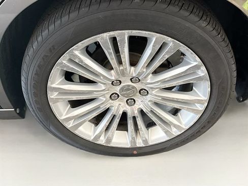 Used 2011 Chrysler 300 Limited RWD image 29