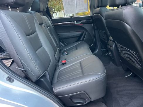 Used 2015 Kia Sorento EX w/ EX V6 Touring Package image 25