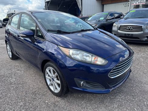 Used 2016 Ford Fiesta SE w/ Equipment Group 201A FWD image 2