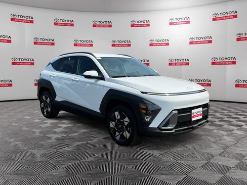 Used 2024 Hyundai Kona SEL AWD/4WD image 3