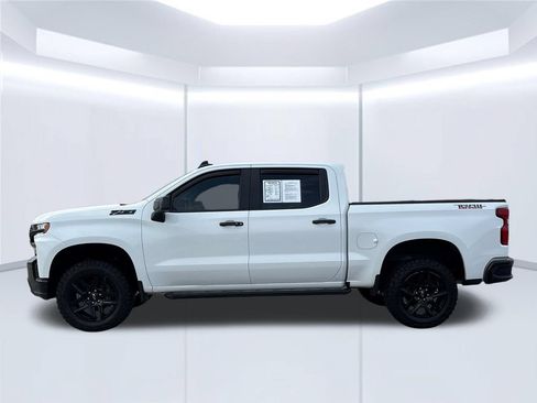 Used 2022 Chevrolet Silverado 1500 LT Trail Boss w/ LPO, Dark Essentials Package AWD/4WD image 2