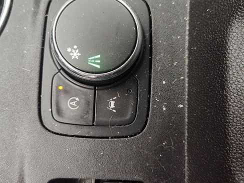 Used 2023 Chevrolet Traverse LT image 21