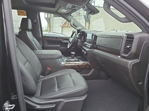 Used 2024 GMC Sierra 1500 Elevation w/ Elevation Premium Package AWD/4WD image 6