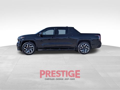 Used 2024 Chevrolet Silverado EV RST AWD/4WD image 15