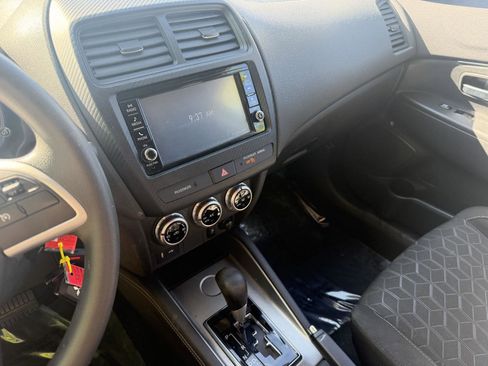 Used 2021 Mitsubishi Outlander Sport ES FWD image 11