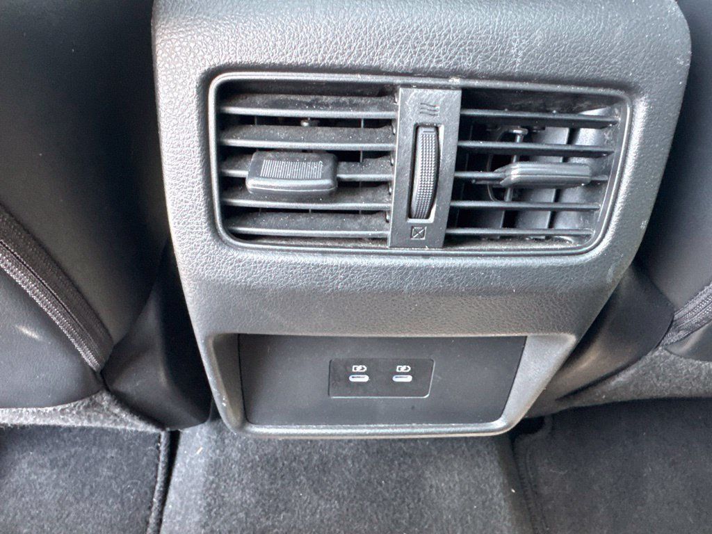 Used 2025 Nissan Rogue SV w/ SV Premium Package FWD image 20