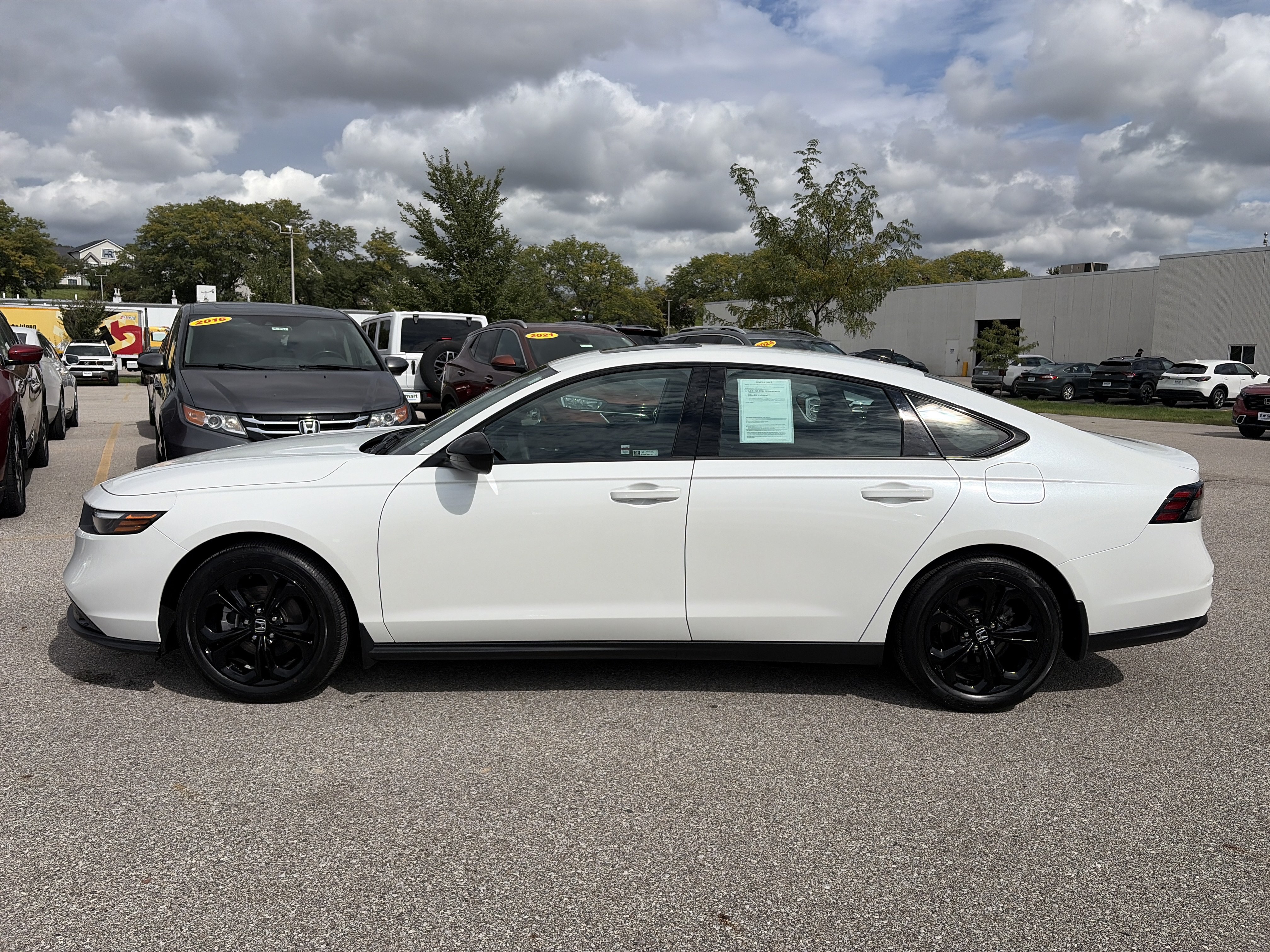 Certified 2025 Honda Accord SE image 8