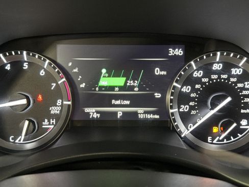 Used 2021 Toyota Highlander XLE AWD/4WD image 21