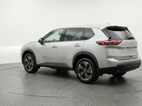 Used 2025 Nissan Rogue SV image 6