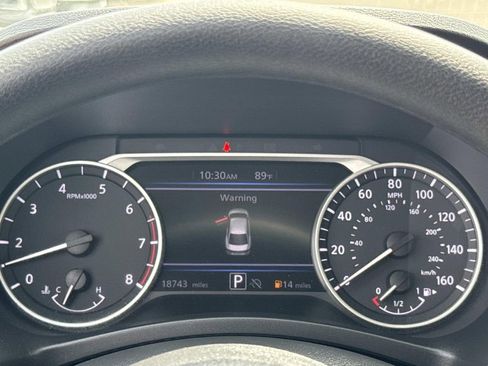 Certified 2025 Nissan Sentra SV FWD image 28