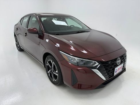 Used 2024 Nissan Sentra SV image 2