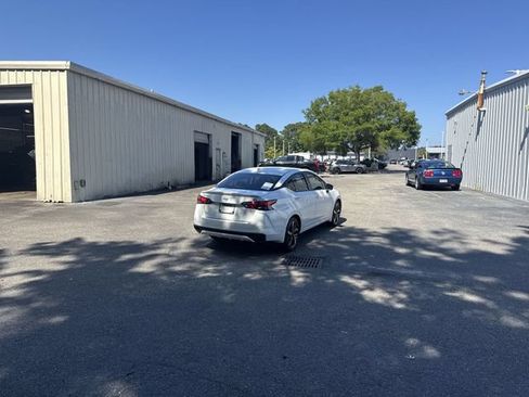 Certified 2025 Nissan Versa SR w/ Trunk Package FWD image 5