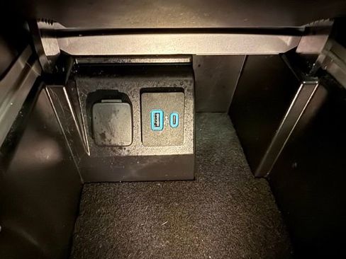 Used 2021 Ford Explorer XLT w/ Equipment Group 202A image 26