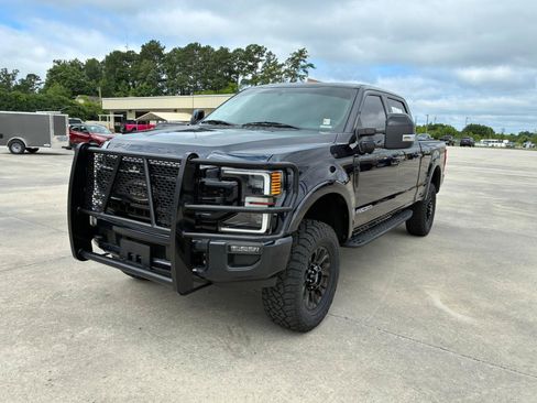 Used 2021 Ford F250 Lariat AWD/4WD image 2