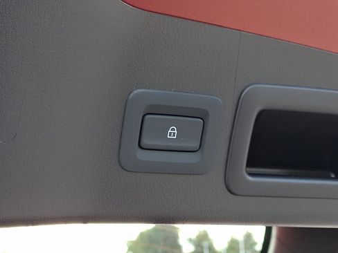 Used 2025 MAZDA MAZDA3 s image 28