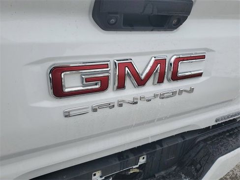 Used 2024 GMC Canyon Elevation w/ Convenience Package image 8